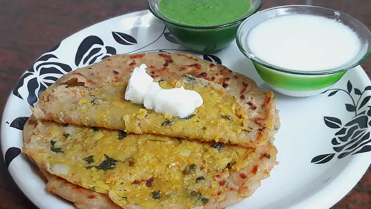 aloo paratha recipe with curd and chutney